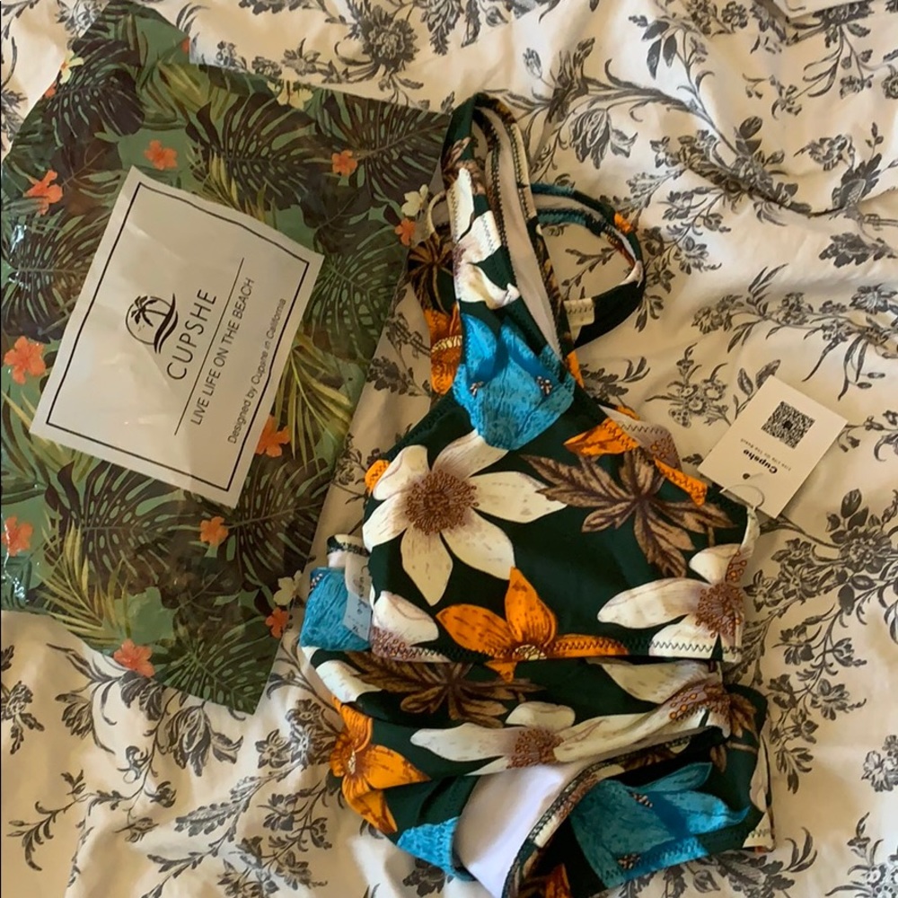 Two piece high waisted Cupshe bikini - Picture 5 of 5